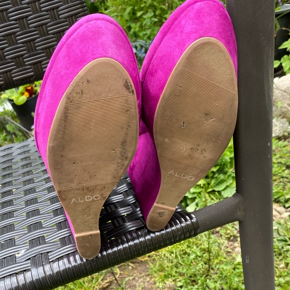 Aldo, fuchsia faux suede 6” pleaser wedge heels. - Picture 5 of 5